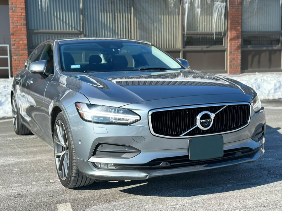 2018 Volvo S90 Momentum