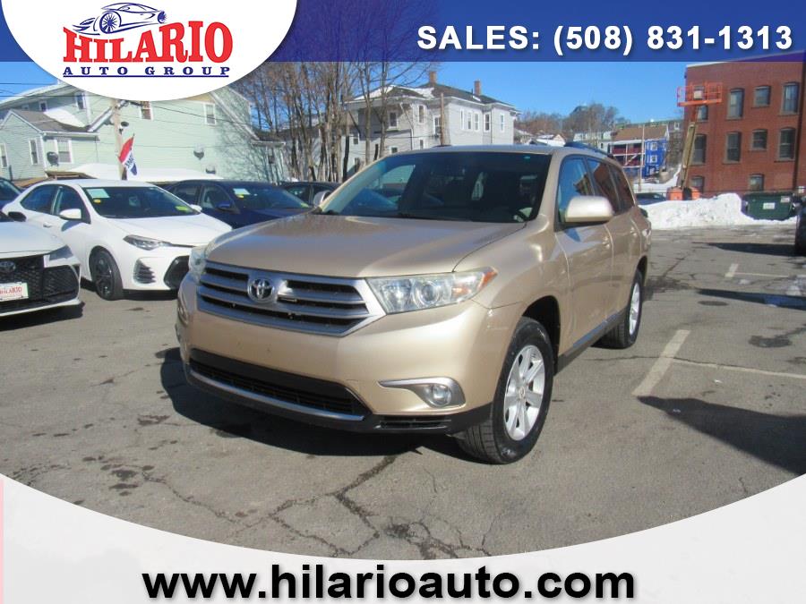 Used 2011 Toyota Highlander in Worcester, Massachusetts | Hilario's Auto Sales Inc.. Worcester, Massachusetts