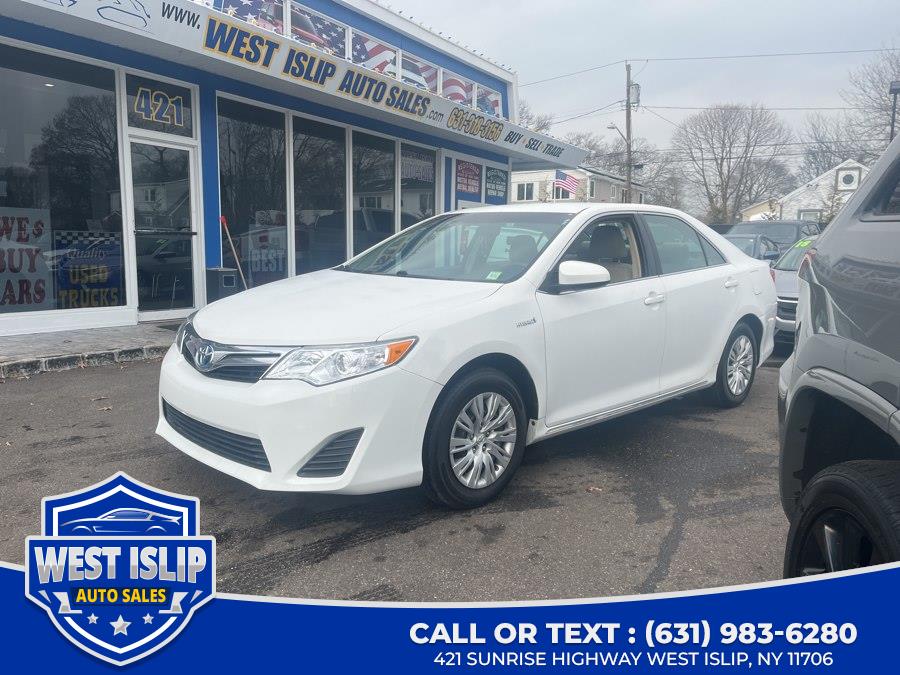 Used 2014 Toyota Camry Hybrid in West Islip, New York | West Islip Auto Sales. West Islip, New York