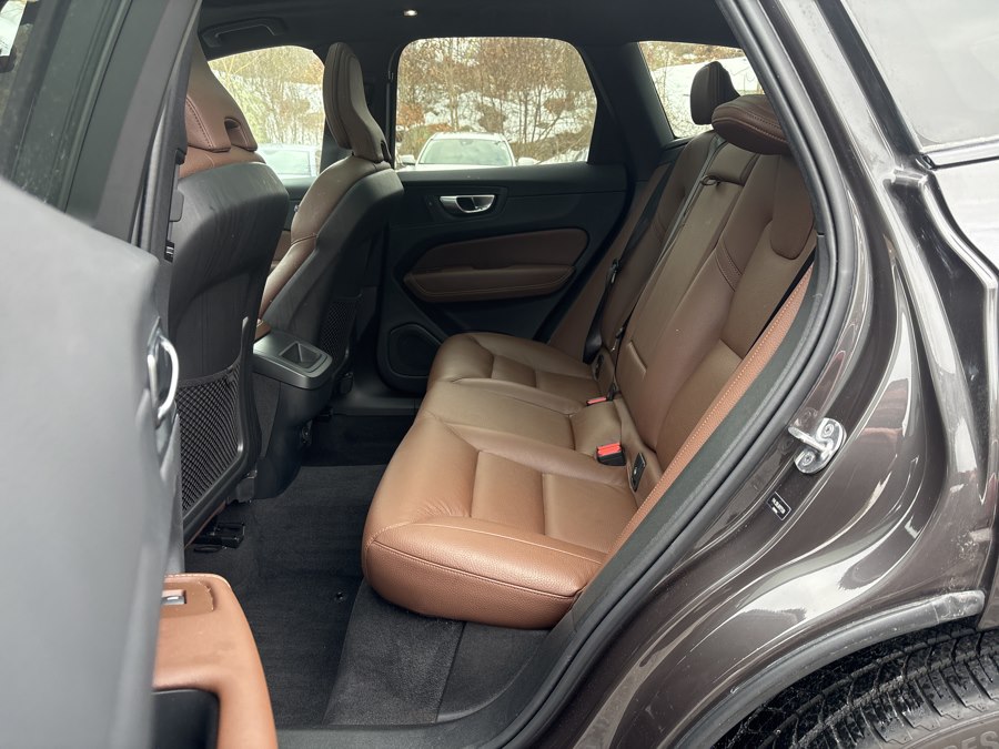 2024 Volvo XC60 Plus - Photo 7