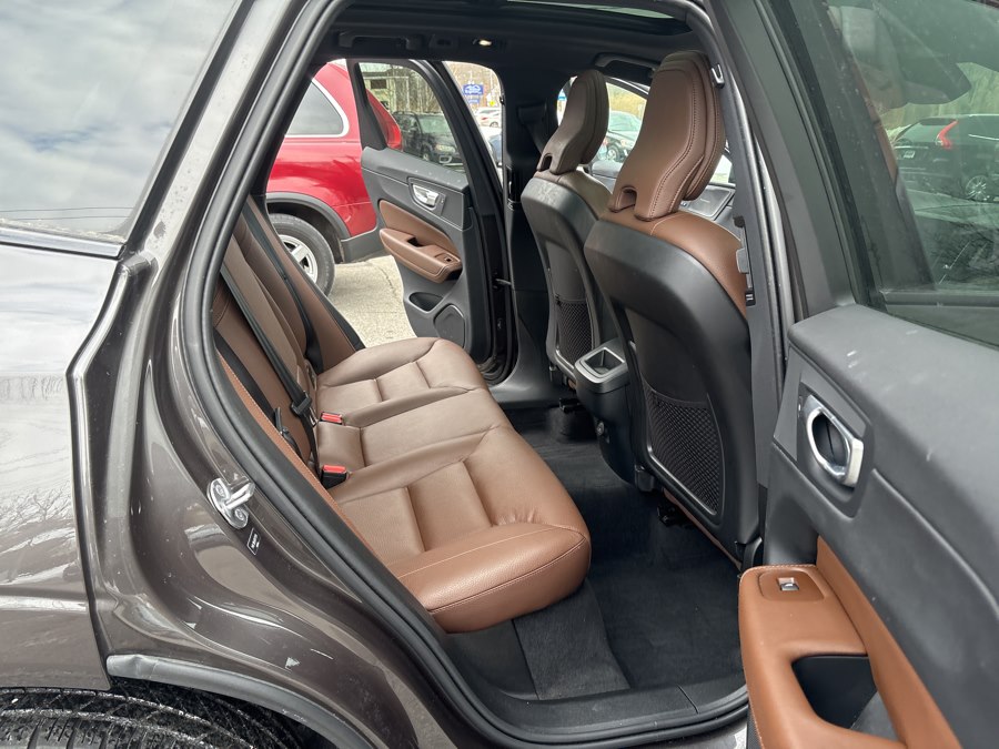 2024 Volvo XC60 Plus - Photo 10