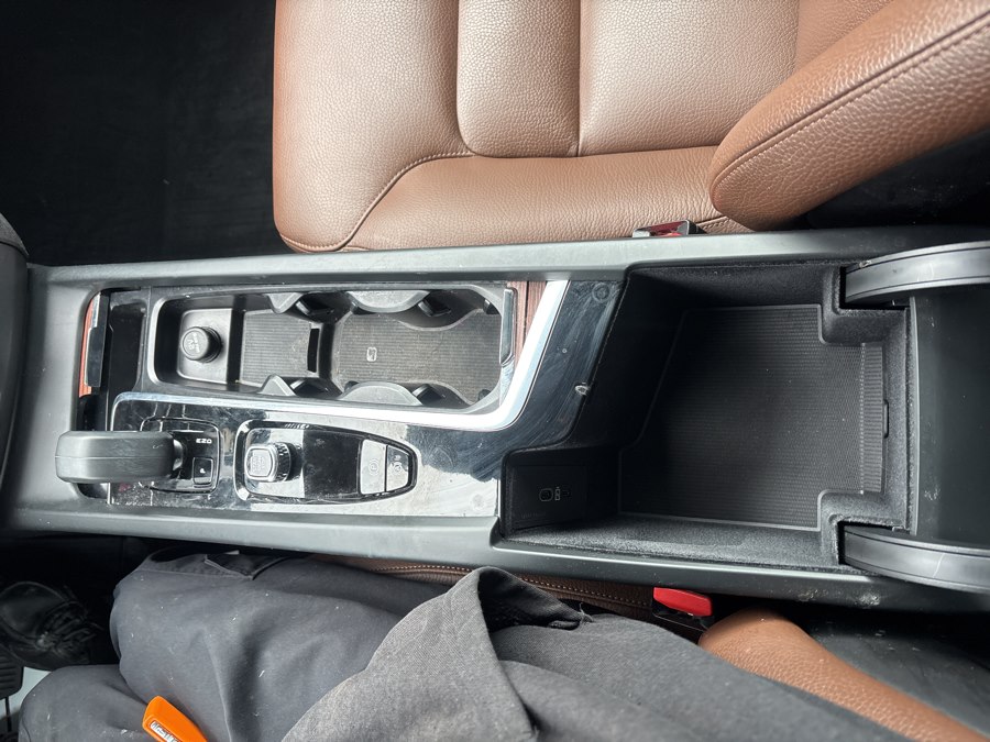 2024 Volvo XC60 Plus - Photo 22