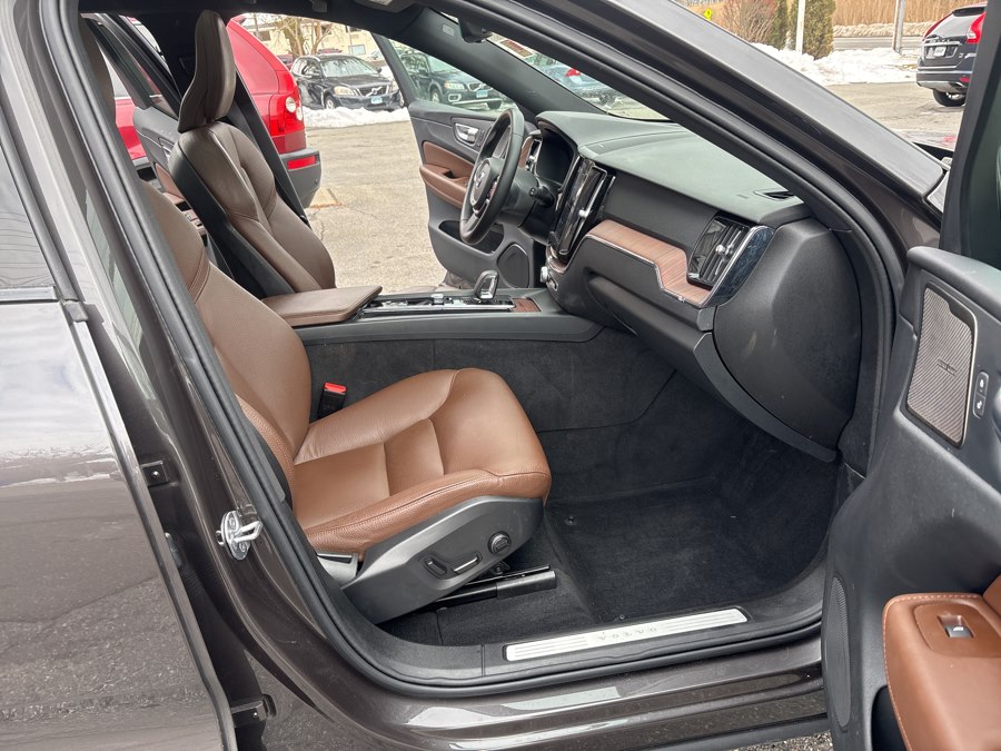 2024 Volvo XC60 Plus - Photo 13