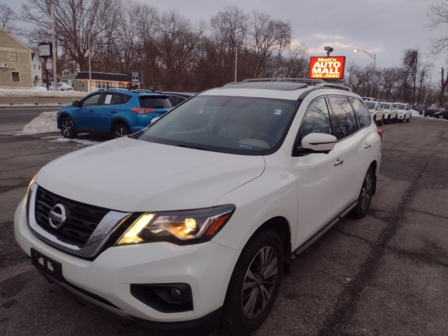 Used 2017 Nissan Pathfinder in Chicopee, Massachusetts | Matts Auto Mall LLC. Chicopee, Massachusetts