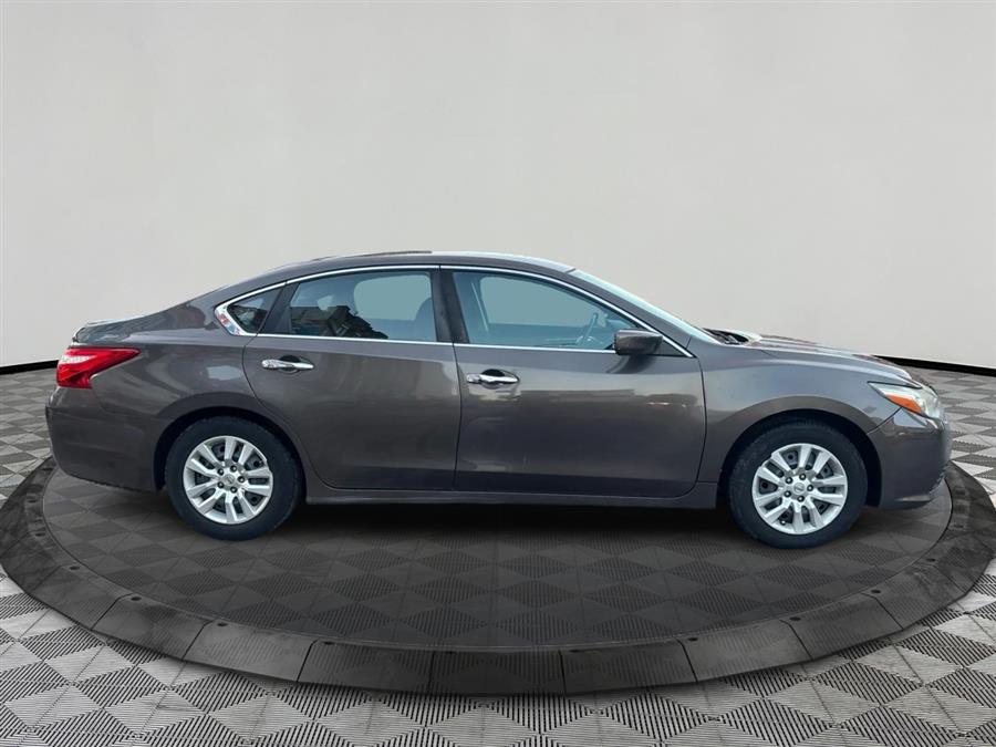 2016 Nissan Altima 2.5 S's photo