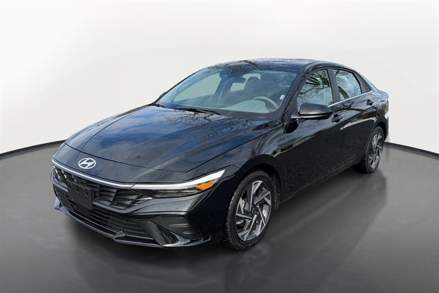 Used 2025 Hyundai Elantra in Lindenhurst, New York | Power Motor Group. Lindenhurst, New York