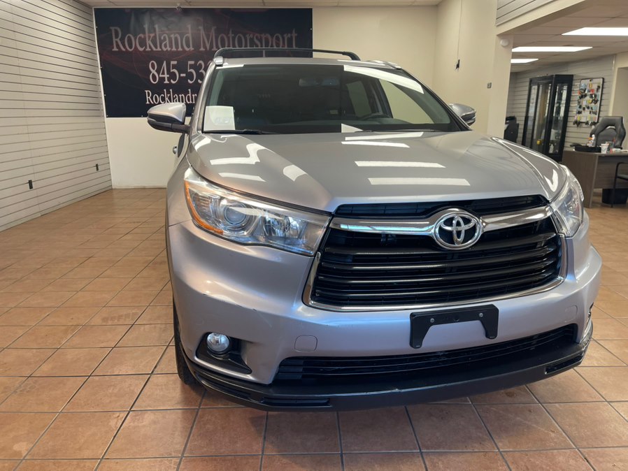 Used 2015 Toyota Highlander in Suffern, New York | Rockland Motor Sport. Suffern, New York