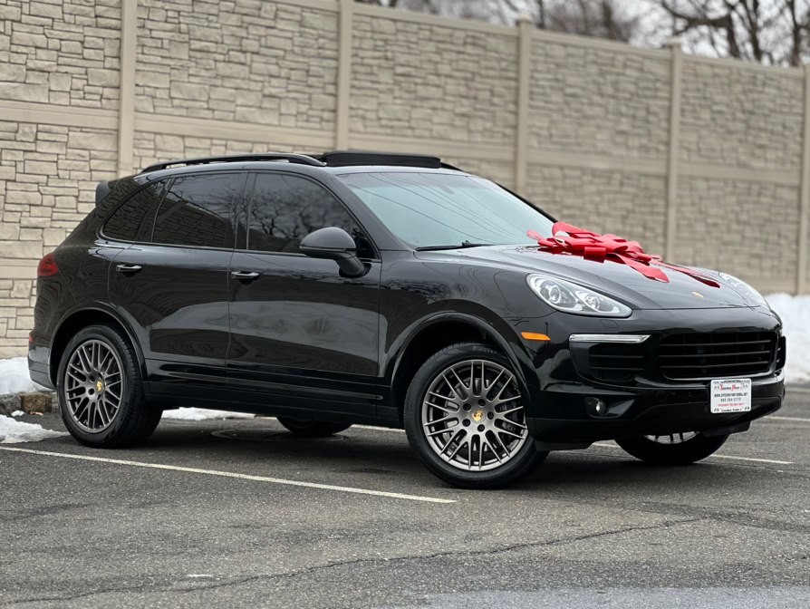 Used 2017 Porsche Cayenne in Paterson, New Jersey | Speedway Motors LLC. Paterson, New Jersey