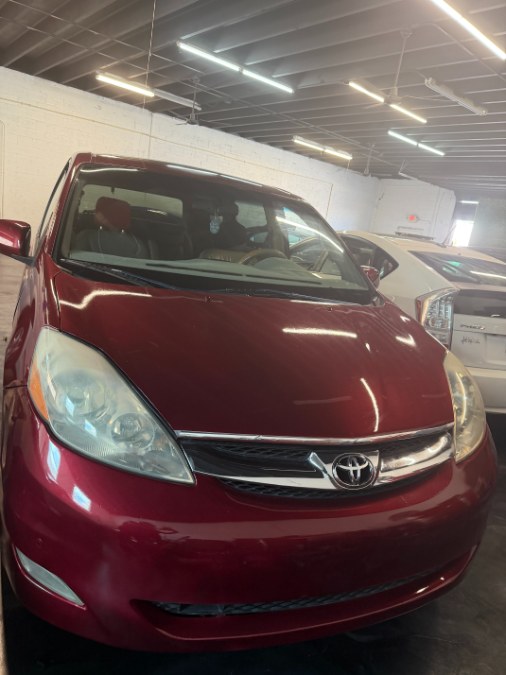 Used 2006 Toyota Sienna in Brooklyn, New York | Select Auto Dealers Corp. Brooklyn, New York