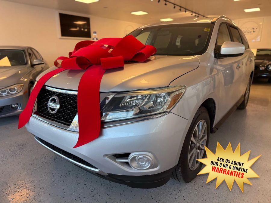 Used 2016 Nissan Pathfinder in Santa Ana, California | K&T Motor LLC. Santa Ana, California