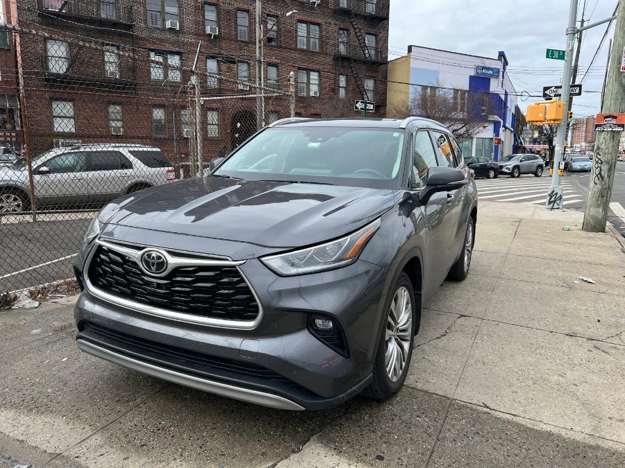 Used 2024 Toyota Highlander in Brooklyn, New York | Top Line Auto Inc.. Brooklyn, New York