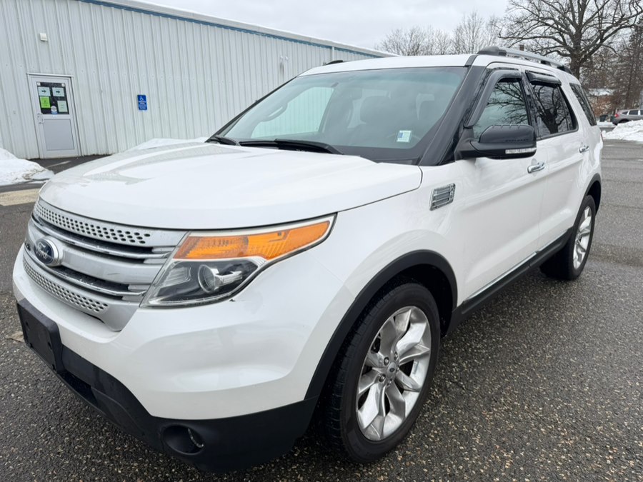 Used 2015 Ford Explorer in Springfield, Massachusetts | Auto Globe LLC. Springfield, Massachusetts