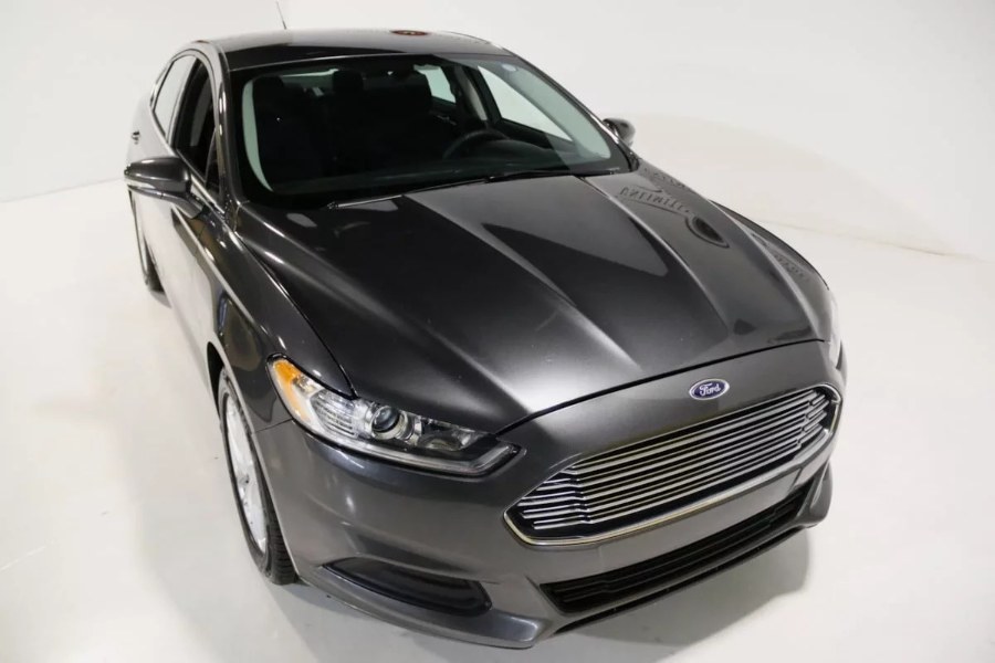 2016 Ford Fusion 4dr Sdn SE FWD, available for sale in Hicksville, New York | REGAL AUTOHAUS Auto Service and Sales. Hicksville, New York