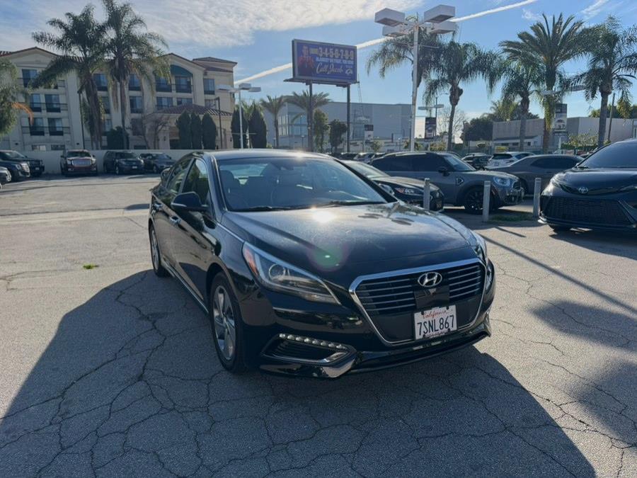 Used 2016 Hyundai Sonata Plug-In Hybrid in Hawaiian Gardens, California | Luxe Motors. Hawaiian Gardens, California