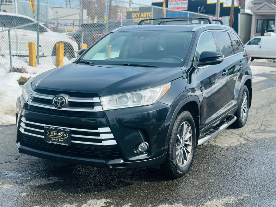 Used 2018 Toyota Highlander in Irvington, New Jersey | Elis Motors Corp. Irvington, New Jersey