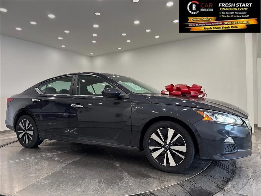 2022 Nissan Altima 2.5 SV, available for sale in Maple Shade, New Jersey | Car Revolution. Maple Shade, New Jersey