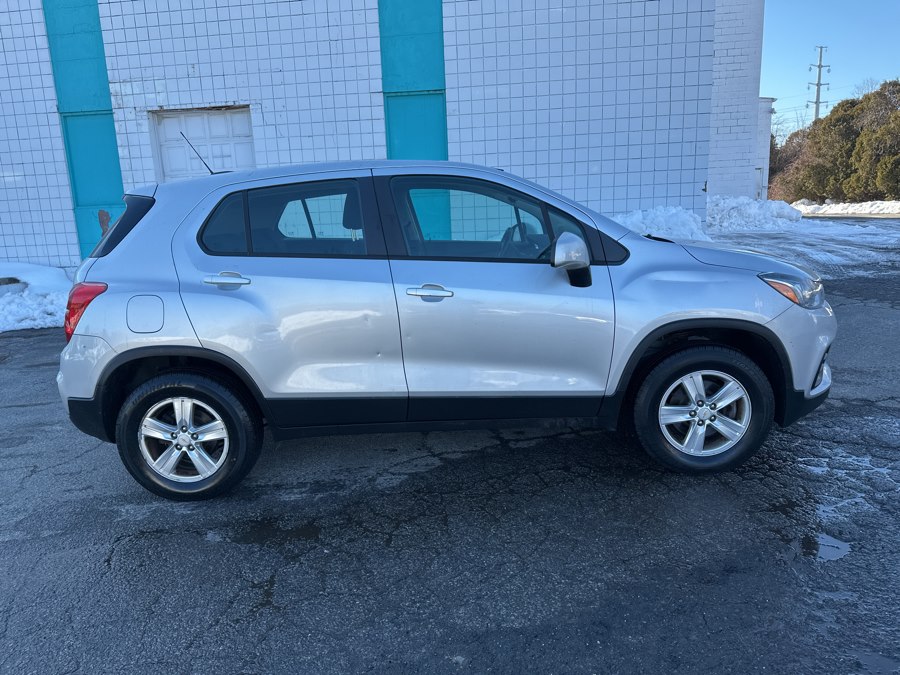 Used 2018 Chevrolet Trax in Milford, Connecticut | Dealertown Auto Wholesalers. Milford, Connecticut