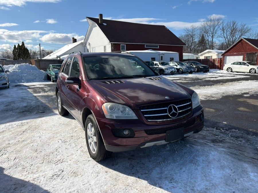 2007 Mercedes-Benz M-Class 4MATIC 4dr 3.5L, available for sale in East Windsor, Connecticut | CT Car Co LLC. East Windsor, Connecticut