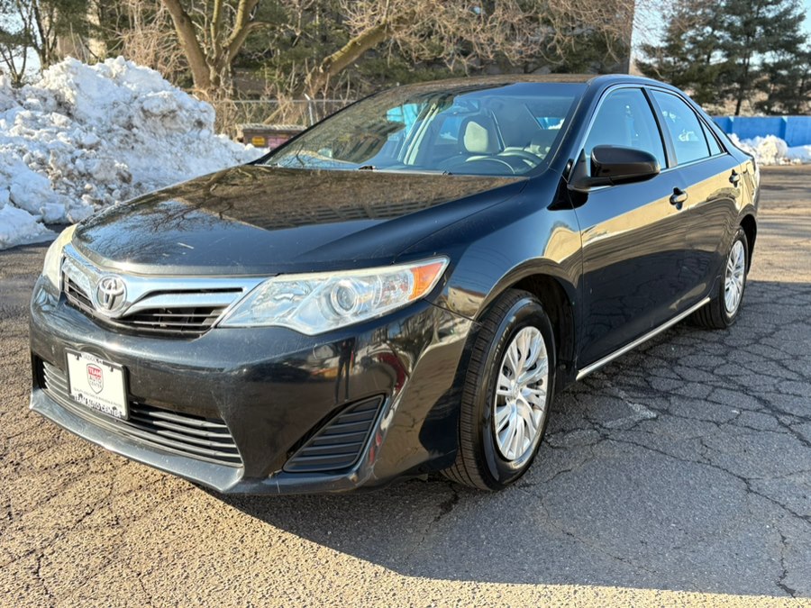 2014 Toyota Camry 4dr Sdn I4 Auto LE (Natl) *Ltd Avail*, available for sale in Meriden, Connecticut | T E A M Auto Center. Meriden, Connecticut
