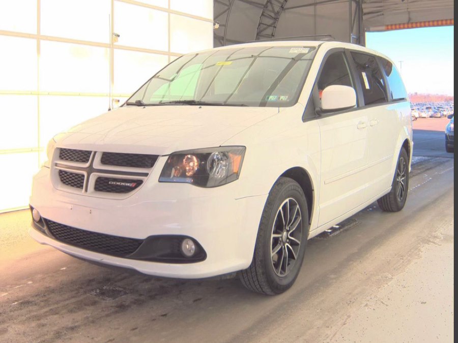Used 2017 Dodge Grand Caravan in Jersey City, New Jersey | Luxe Auto Galleria. Jersey City, New Jersey