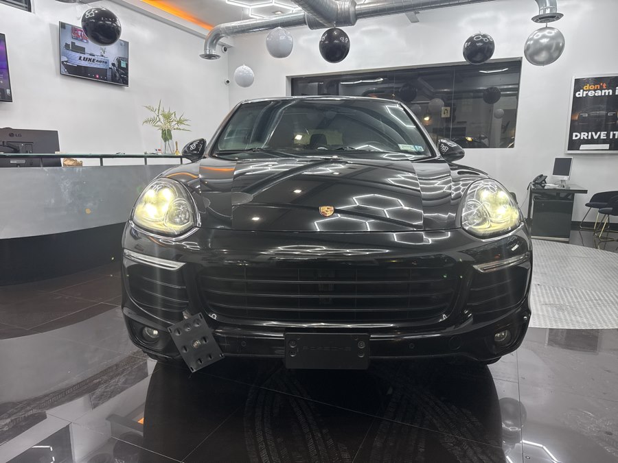 2016 Porsche Cayenne AWD 4dr, available for sale in Jersey City, New Jersey | Luxe Auto Galleria. Jersey City, New Jersey