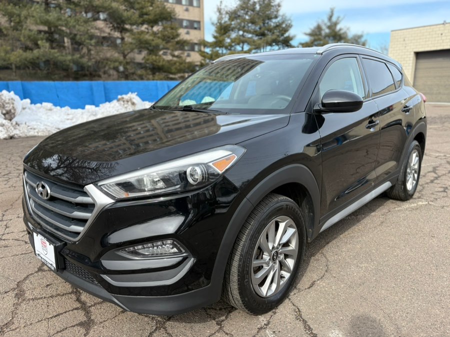 Used 2018 Hyundai Tucson in Meriden, Connecticut | T E A M Auto Center. Meriden, Connecticut