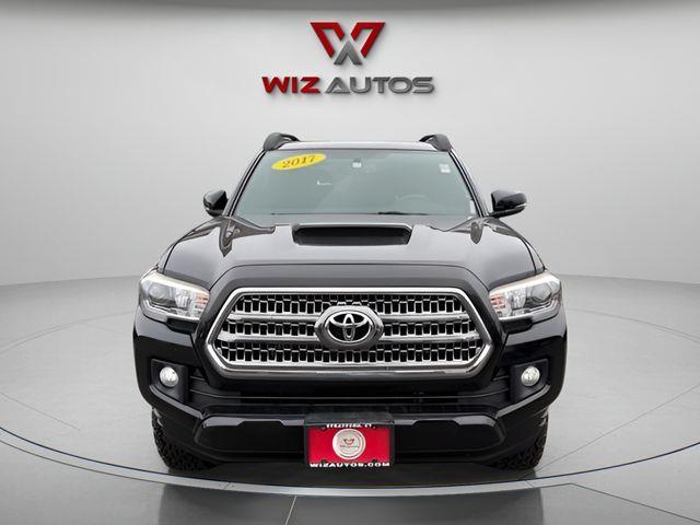 2017 Toyota Tacoma SR5 TRD Sport photo 2