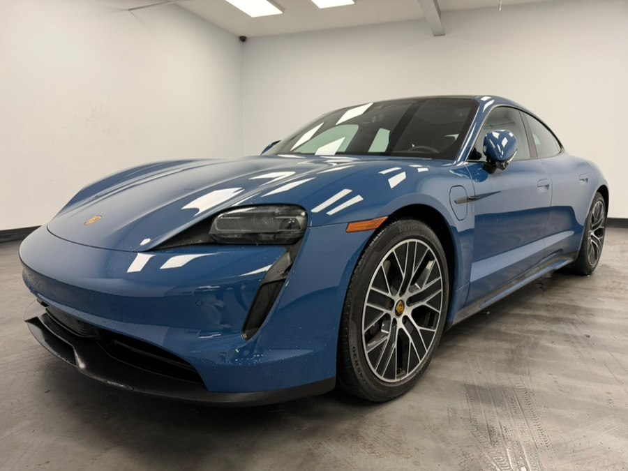 2024 Porsche Taycan photo 2