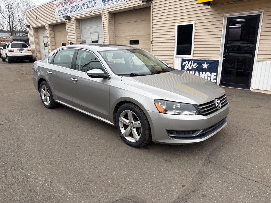 2012 Volkswagen Passat SE photo 2