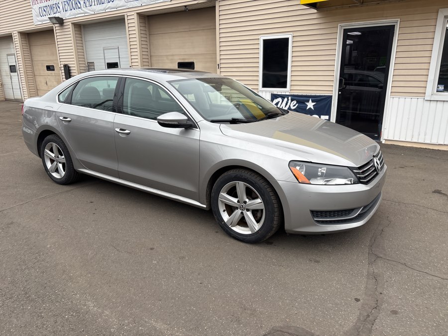 2012 Volkswagen Passat SE photo 3