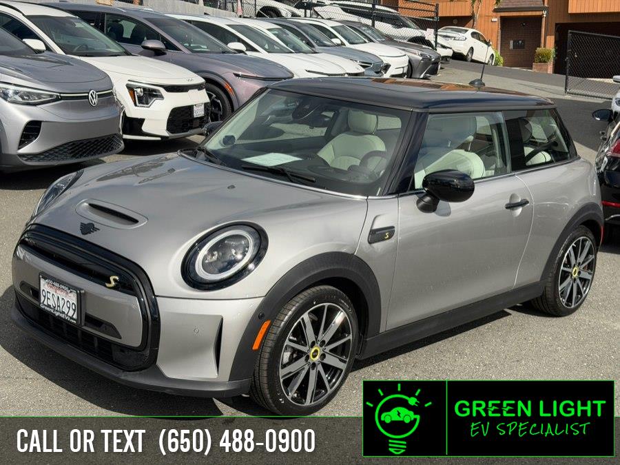 Used 2023 MINI Cooper SE in Daly City, California | Green Light Auto Wholesale. Daly City, California