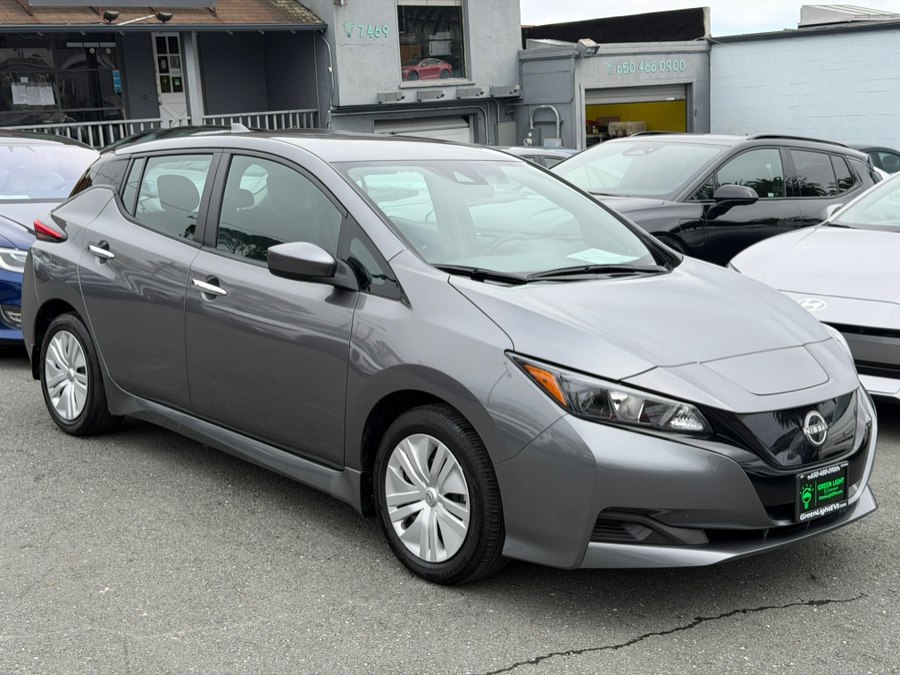 2024 Nissan Leaf S photo 3