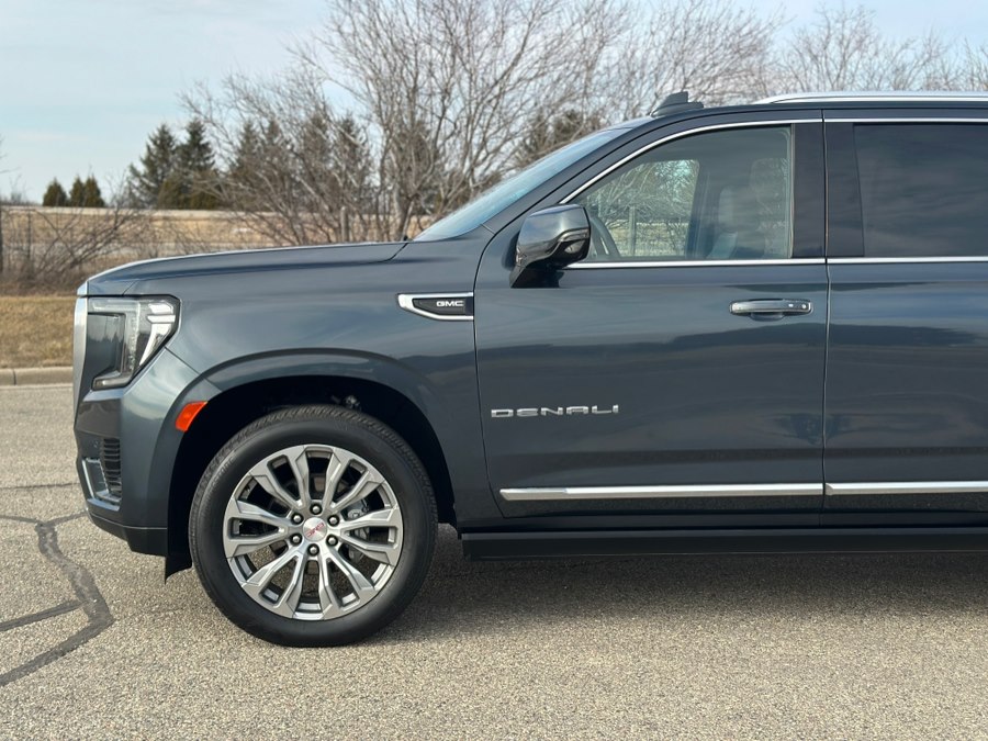 2021 Gmc Yukon Denali photo 3