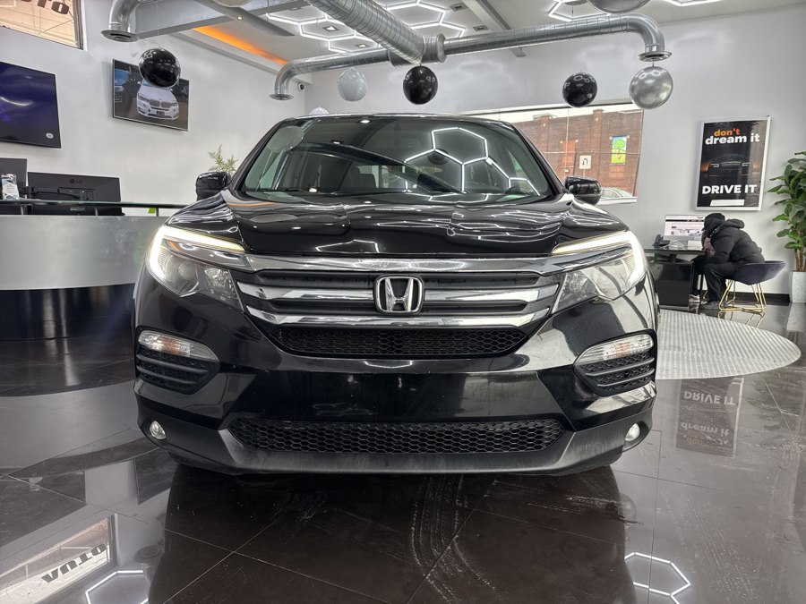 Used 2017 Honda Pilot in Jersey City, New Jersey | Luxe Auto Galleria. Jersey City, New Jersey