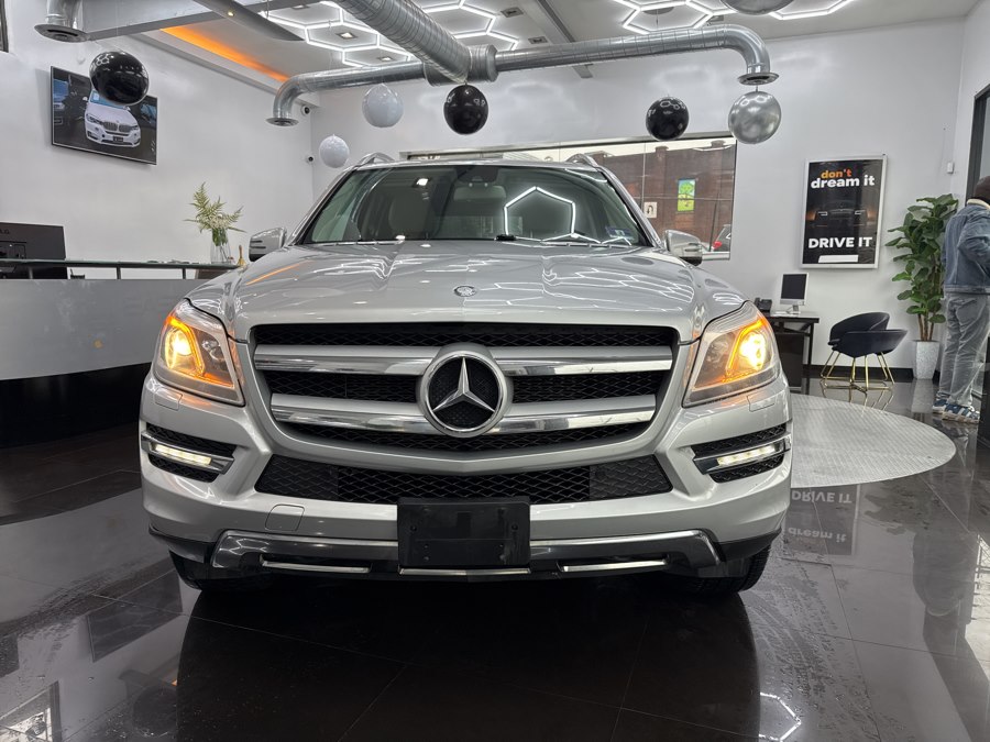 Used 2015 Mercedes-Benz GL-Class in Jersey City, New Jersey | Luxe Auto Galleria. Jersey City, New Jersey