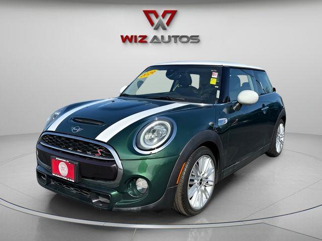 Used 2019 Mini Cooper s in Stratford, Connecticut | Wiz Leasing Inc. Stratford, Connecticut