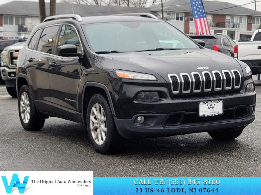 Used 2017 Jeep Cherokee in Lodi, New Jersey | AW Auto & Truck Wholesalers, Inc. Lodi, New Jersey