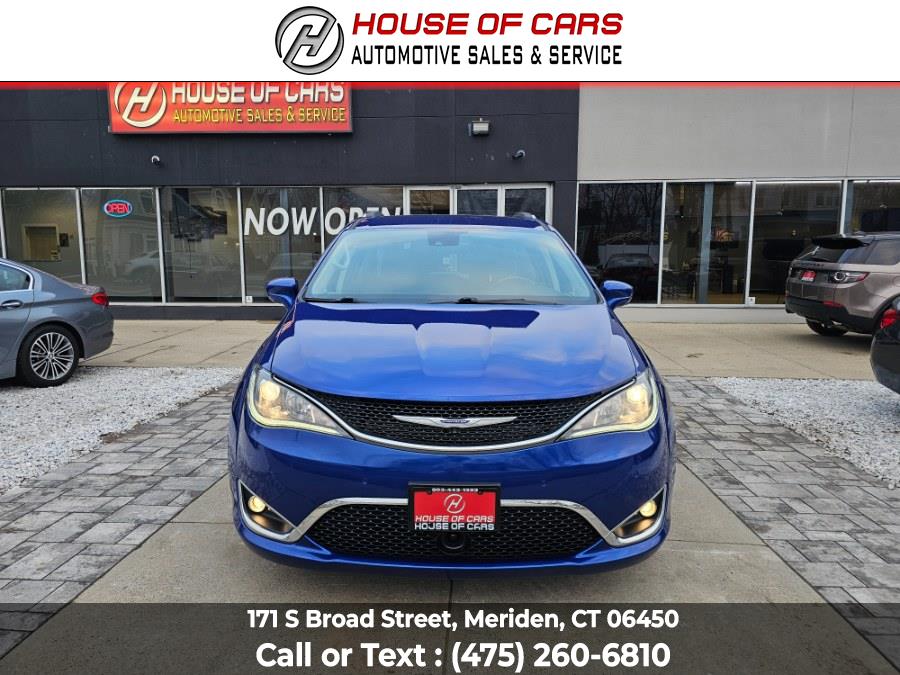 Used 2019 Chrysler Pacifica in Meriden, Connecticut | House of Cars CT. Meriden, Connecticut