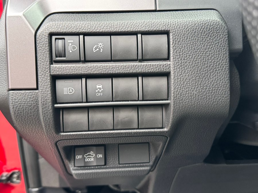 2025 Toyota Tacoma SR5 - Photo 30