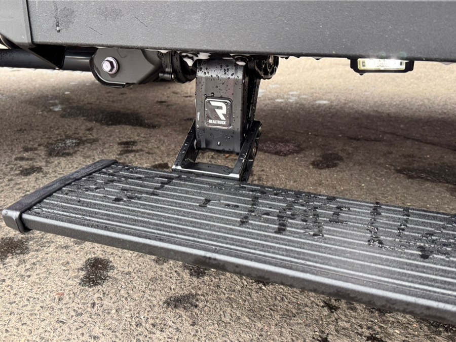 2025 Toyota Tacoma SR5 - Photo 9