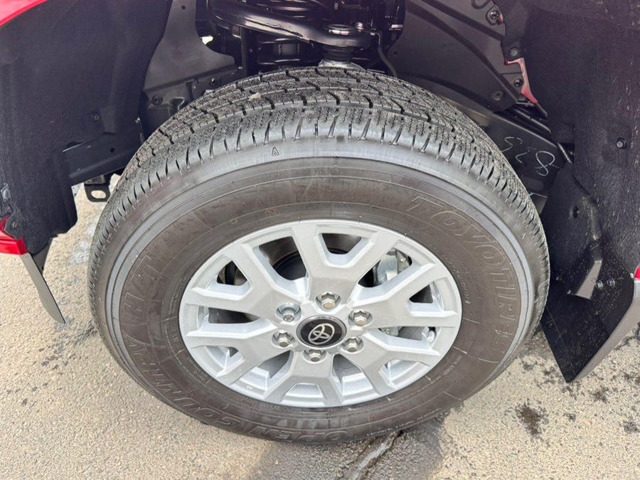 2025 Toyota Tacoma SR5 - Photo 36