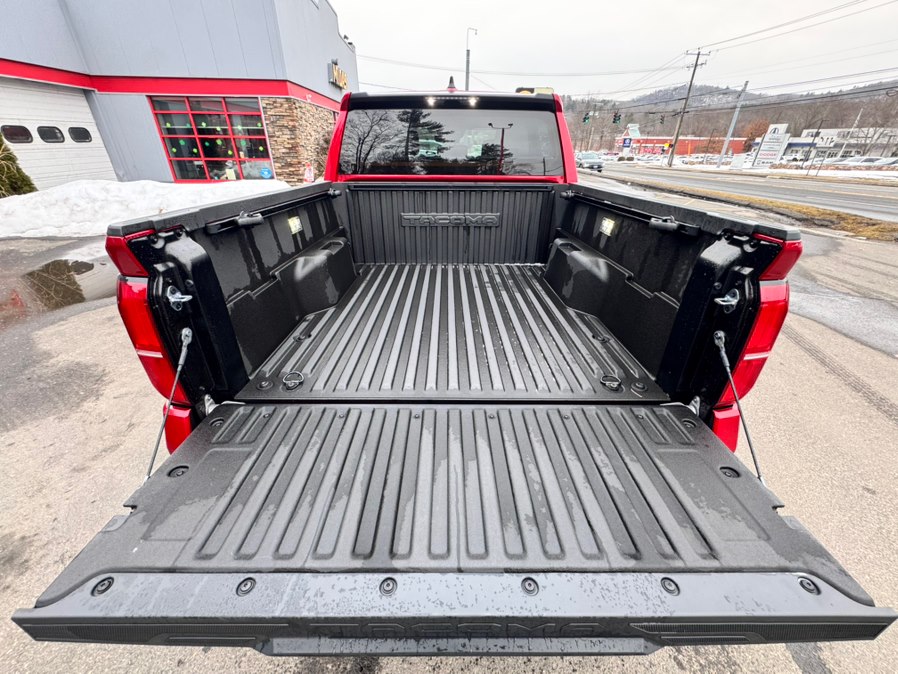 2025 Toyota Tacoma SR5 - Photo 38