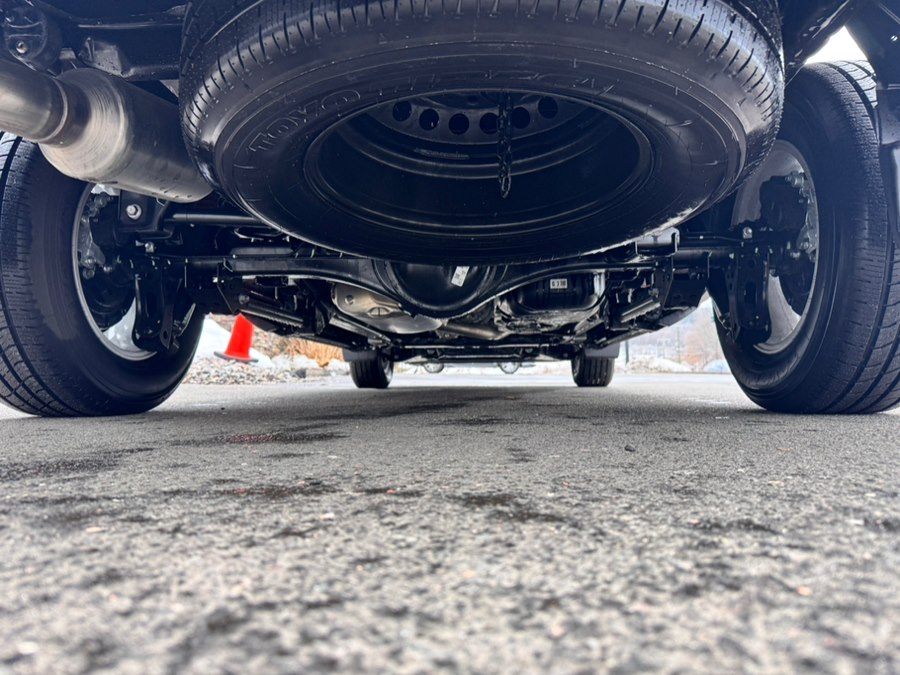 2025 Toyota Tacoma SR5 - Photo 32