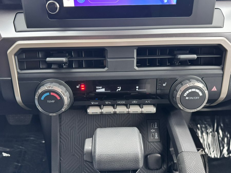 2025 Toyota Tacoma SR5 - Photo 31