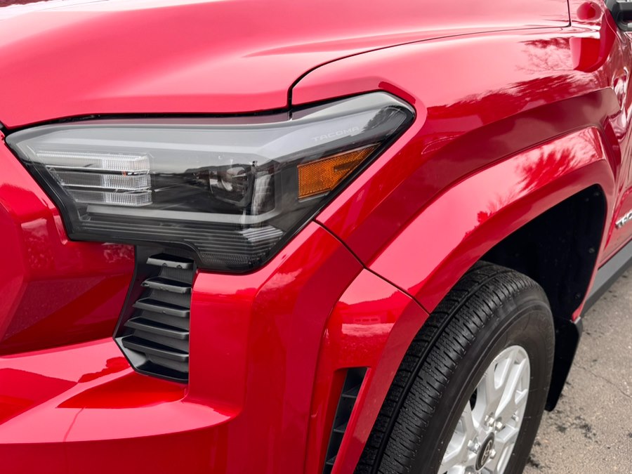 2025 Toyota Tacoma SR5 - Photo 7