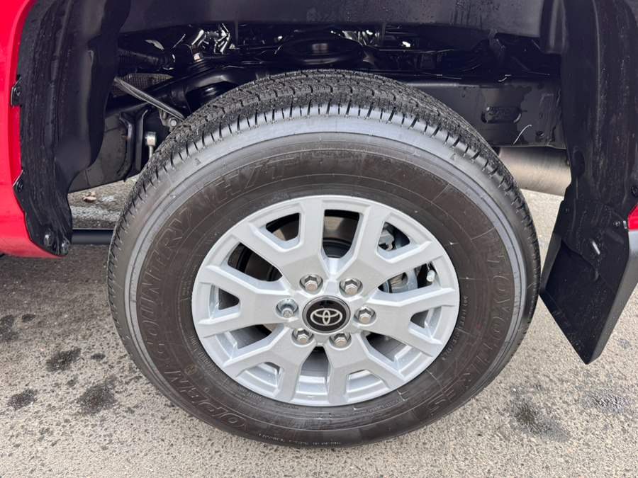 2025 Toyota Tacoma SR5 - Photo 37