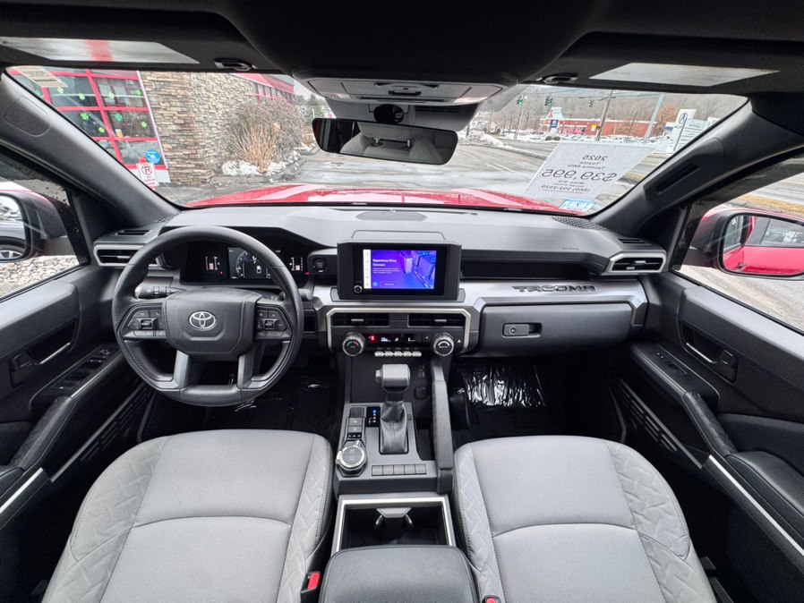 2025 Toyota Tacoma SR5 - Photo 10