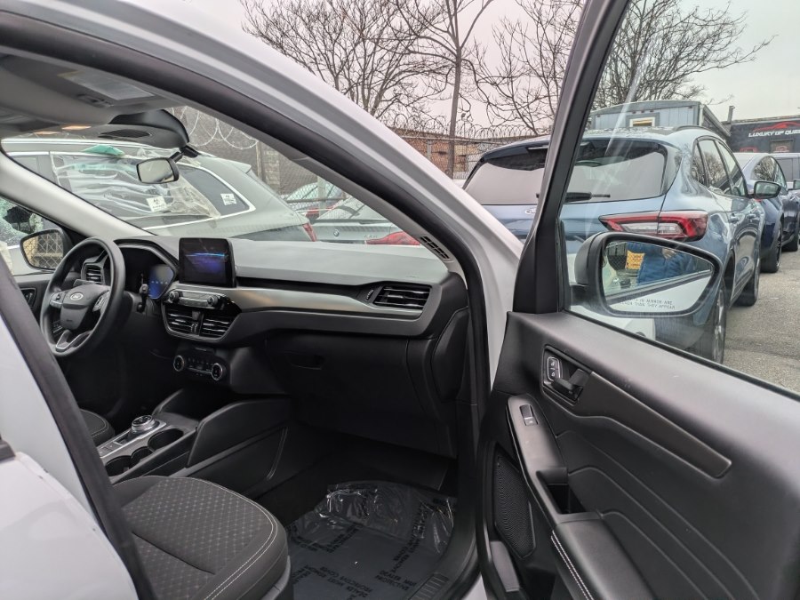 Used 2025 Ford Escape in Long Island City, New York | Luxury Of Queens. Long Island City, New York