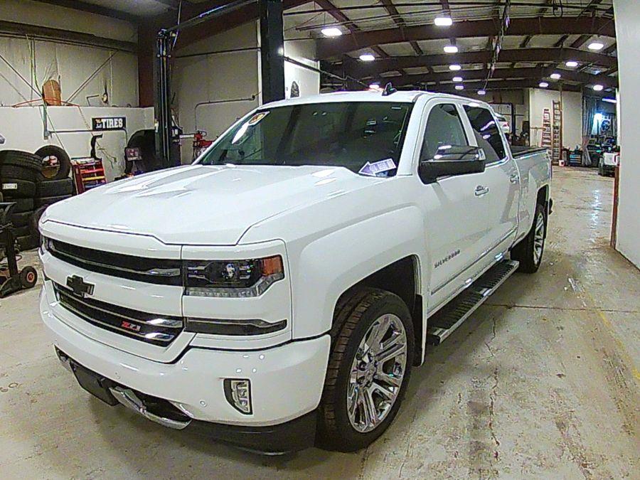 Used 2018 Chevrolet Silverado 1500 Crew Cab in Wolcott, New York | Auto Hunter CNY. Wolcott, New York