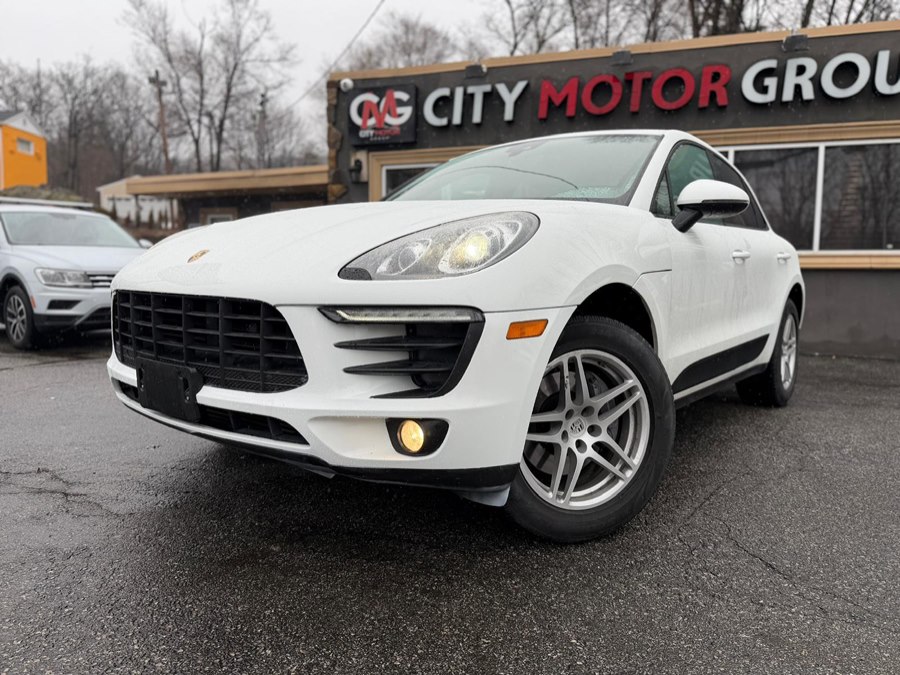 2018 Porsche Macan's photo